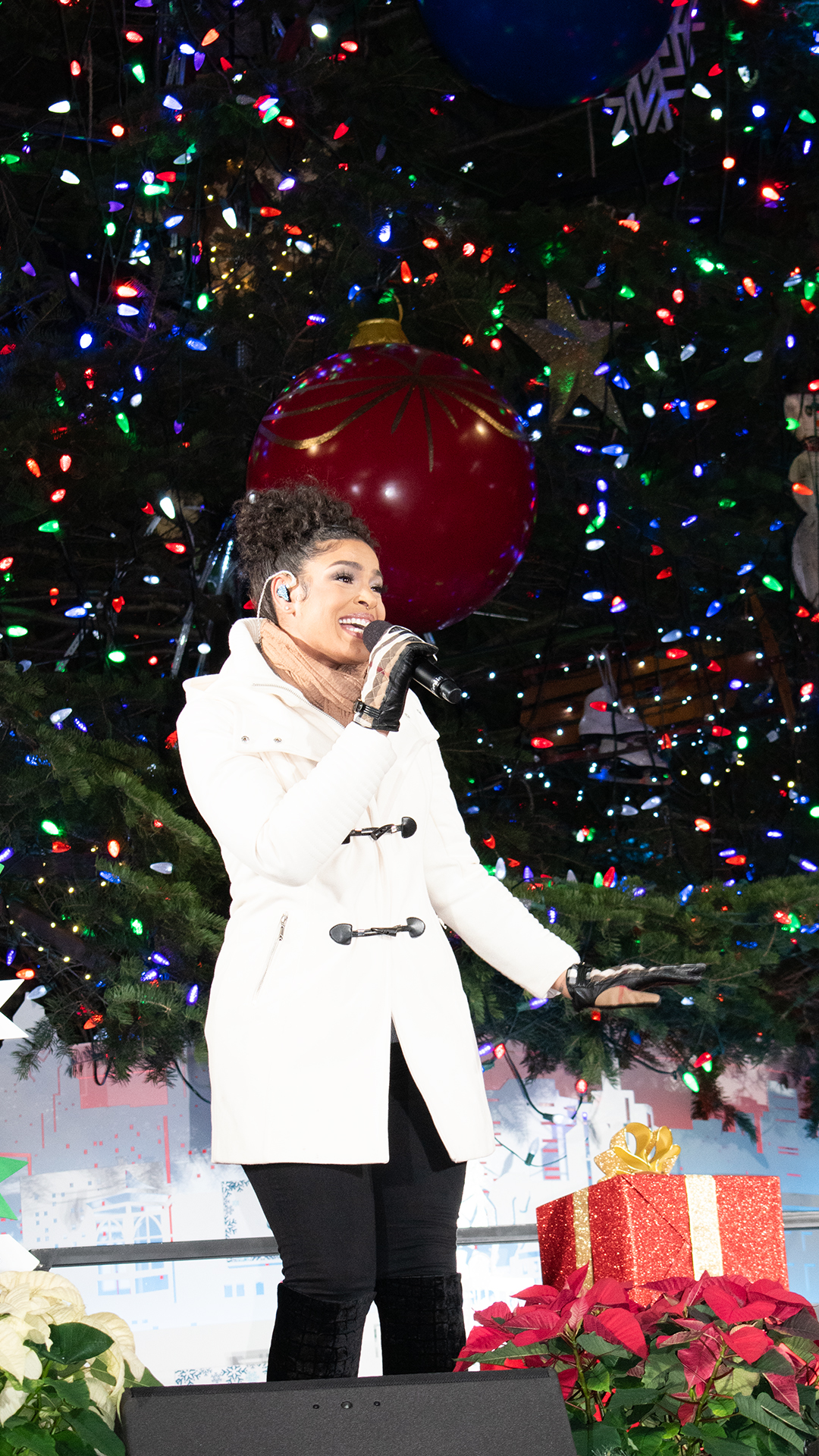 6abc Presents City of Philadelphia Tree Lighting Celebration in